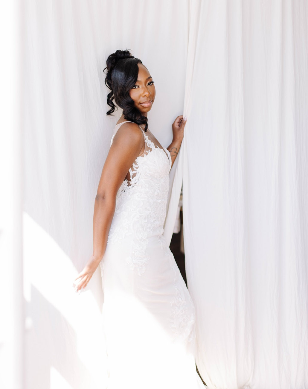 Photo of the real bride posing